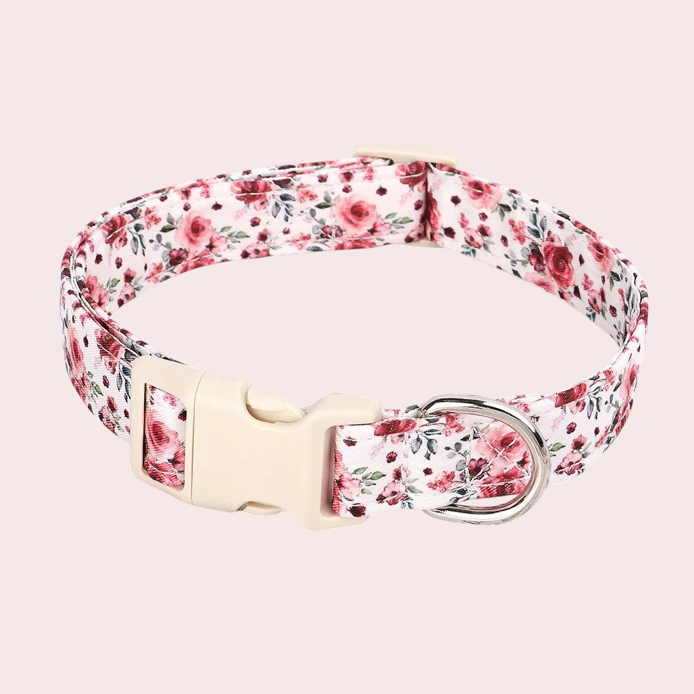 Collar Rosa con Flores para Perros – Dale Estilo y Seguridad