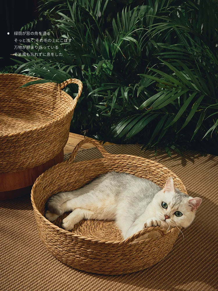 Cama para gatos natural de rafia tejida a mano