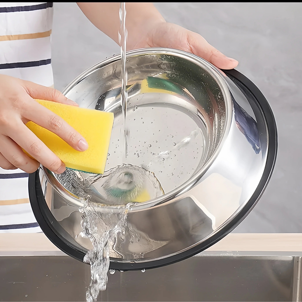 Comedero Antideslizante de Acero Inoxidable para Perros y Gatos – Resistente, Higiénico y Seguro