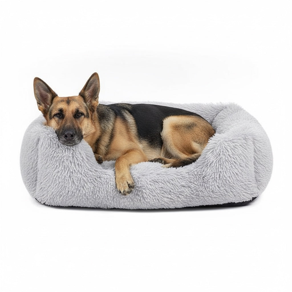 Pastor Alemán tumbado en la cama para perros de peluche rectangular tipo sofá gris claro
